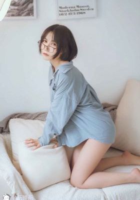 荒岛女儿国